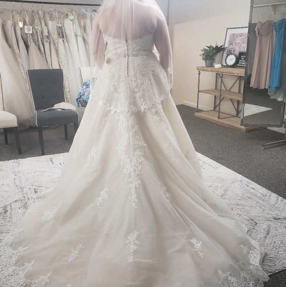 Wedding dress Symphony of Venus